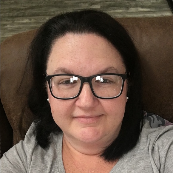 Meet your Posher, Karen - Picture 1 of 1